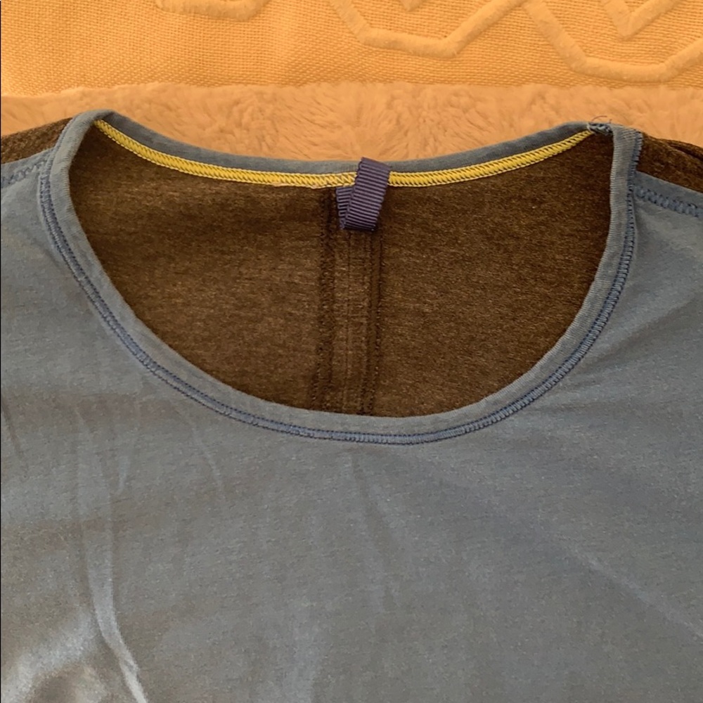 Lululemon Size 4 Color Block Tee - image 7